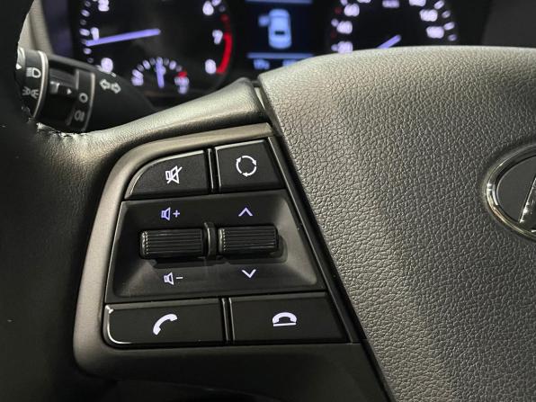 Hyundai Solaris II с пробегом 2017 года, цена 1 025 000 рублей, 88547 км, седан, Автокод Объявления