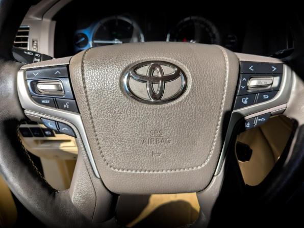Toyota Land Cruiser 200 Series Рестайлинг 2 с пробегом 2016 года, цена 5 800 000 рублей, 140313 км, внедорожник, Автокод Объявления