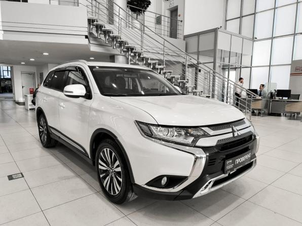 Mitsubishi Outlander III Рестайлинг 3 с пробегом 2020 года, цена 1 995 000 рублей, 118635 км, внедорожник, Автокод Объявления