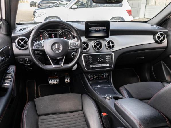 Mercedes-Benz GLA I (X156) Рестайлинг с пробегом 2018 года, цена 1 899 000 рублей, 92897 км, внедорожник, Автокод Объявления