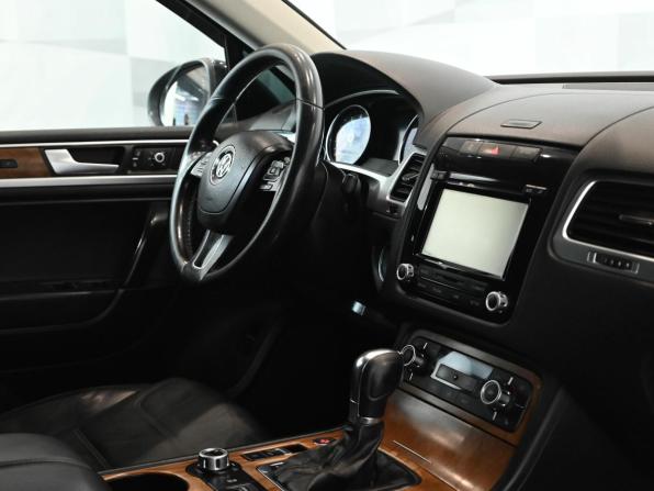 Volkswagen Touareg II Рестайлинг с пробегом 2014 года, цена 2 050 000 рублей, 308269 км, внедорожник, Автокод Объявления