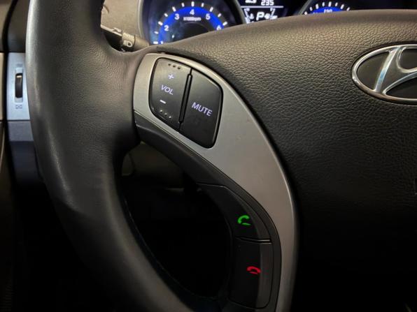 Hyundai Elantra V (MD) Рестайлинг с пробегом 2014 года, цена 1 029 000 рублей, 143000 км, седан, Автокод Объявления