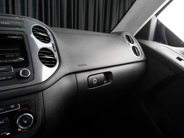 Volkswagen Tiguan I Рестайлинг с пробегом 2012 года, цена 1 074 000 рублей, 200000 км, внедорожник, Автокод Объявления