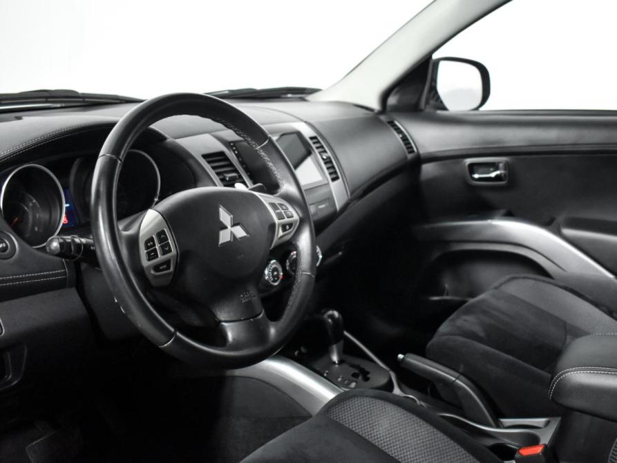 Mitsubishi Outlander II Рестайлинг Санкт-Петербург  - изображение 10