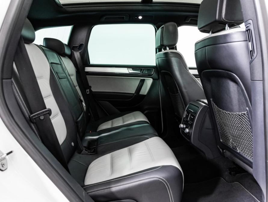 Volkswagen Touareg II Рестайлинг Санкт-Петербург  - изображение 25