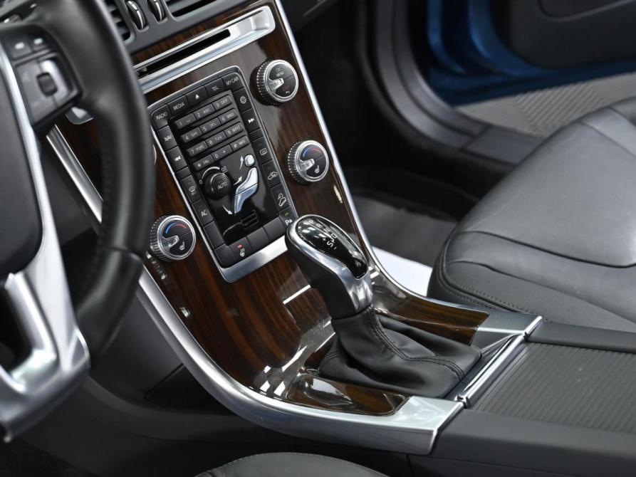 Volvo XC60 I Рестайлинг Москва  - изображение 11