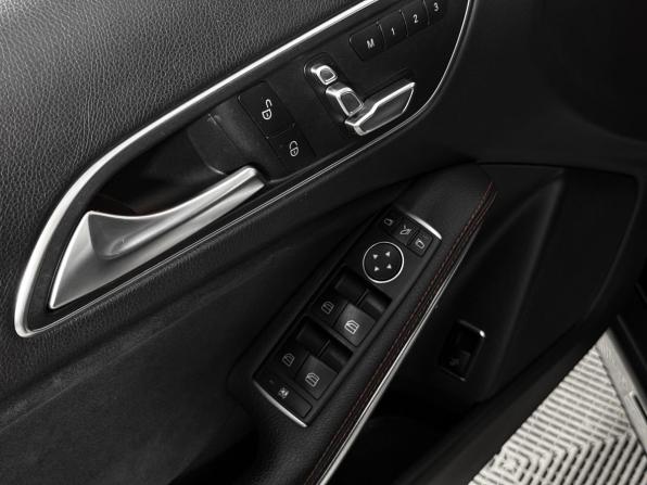 Mercedes-Benz GLA I (X156) Рестайлинг с пробегом 2017 года, цена 2 299 000 рублей, 125534 км, внедорожник, Автокод Объявления