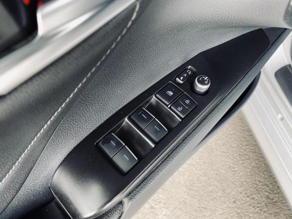 Toyota Camry VIII (XV70) Рестайлинг с пробегом 2021 года, цена 3 215 000 рублей, 77424 км, седан, Автокод Объявления