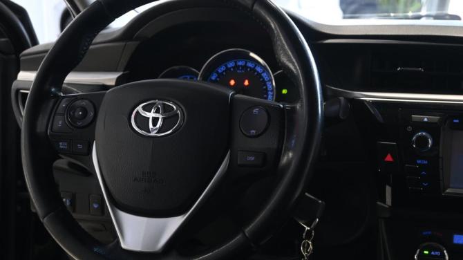 Toyota Corolla XI (E160 E170 E180) с пробегом 2013 года, цена 995 000 рублей, 236000 км, седан, Автокод Объявления