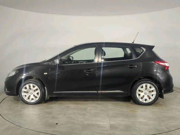 Nissan Tiida II с пробегом 2015 года, цена 859 000 рублей, 107367 км, хэтчбек, Автокод Объявления