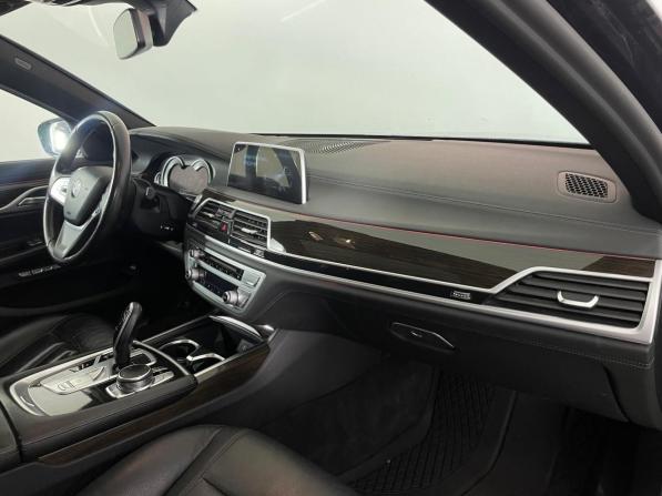 BMW 7 серии VI (G11/G12) с пробегом 2017 года, цена 2 206 000 рублей, 357762 км, седан, Автокод Объявления