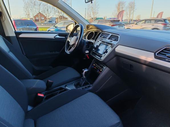 Volkswagen Tiguan II Рестайлинг с пробегом 2021 года, цена 2 599 000 рублей, 92180 км, внедорожник, Автокод Объявления