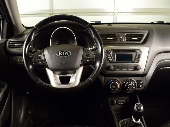 Kia Rio III Рестайлинг с пробегом 2015 года, цена 1 029 995 рублей, 65432 км, хэтчбек, Автокод Объявления