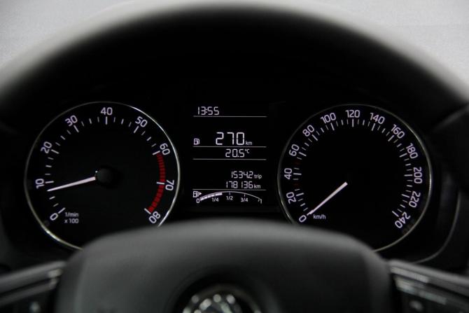 Skoda Rapid I с пробегом 2017 года, цена 1 099 900 рублей, 178136 км, лифтбек, Автокод Объявления