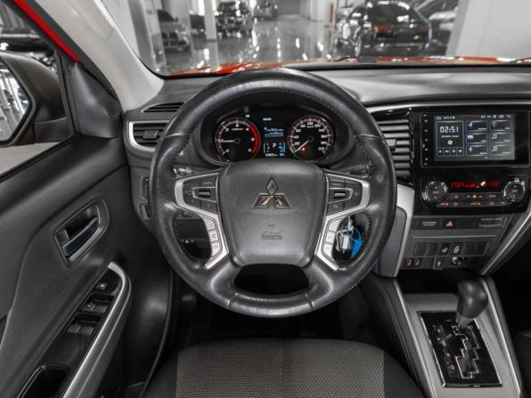 Mitsubishi L200 V Рестайлинг с пробегом 2020 года, цена 3 650 000 рублей, 120671 км, пикап, Автокод Объявления