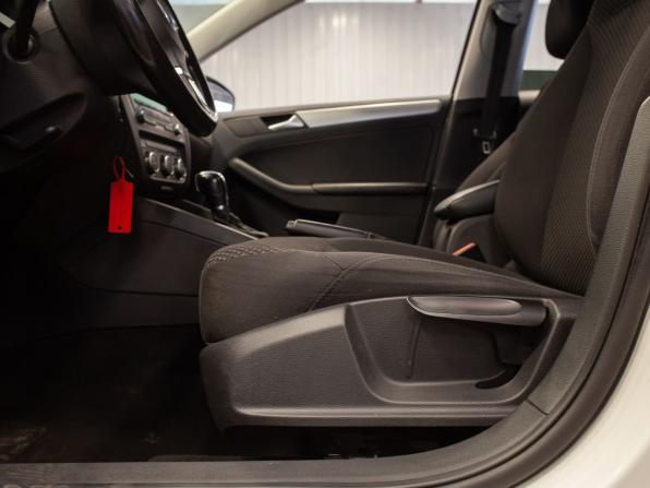 Volkswagen Jetta VI с пробегом 2013 года, цена 1 050 000 рублей, 222273 км, седан, Автокод Объявления