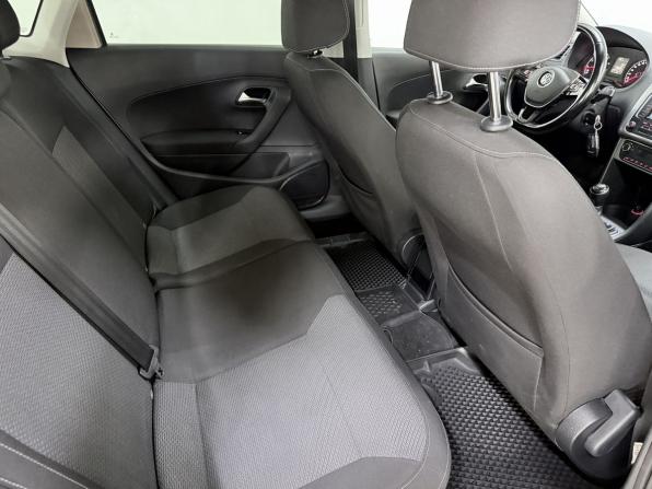 Volkswagen Polo V Рестайлинг с пробегом 2015 года, цена 890 000 рублей, 100860 км, седан, Автокод Объявления