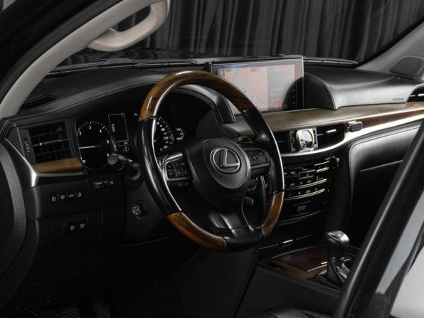 Lexus LX III Рестайлинг 2 с пробегом 2017 года, цена 7 949 000 рублей, 119156 км, внедорожник, Автокод Объявления