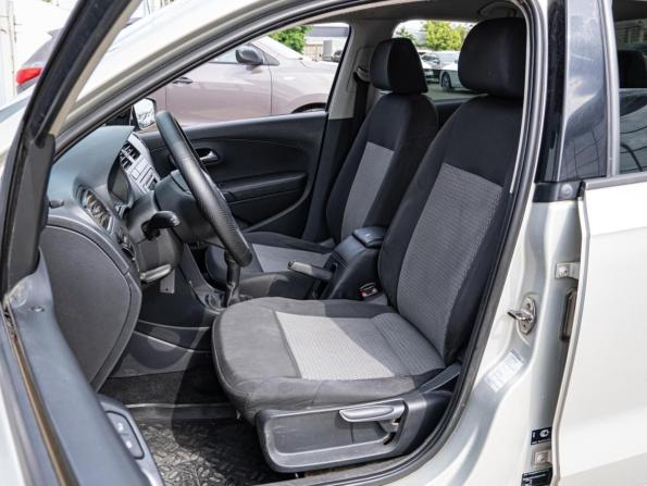 Volkswagen Polo V с пробегом 2010 года, цена 595 000 рублей, 230438 км, седан, Автокод Объявления