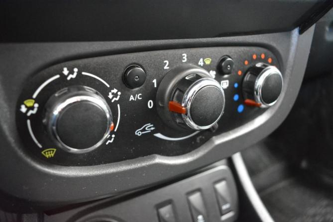 Renault Duster I Рестайлинг с пробегом 2019 года, цена 1 399 000 рублей, 179000 км, внедорожник, Автокод Объявления