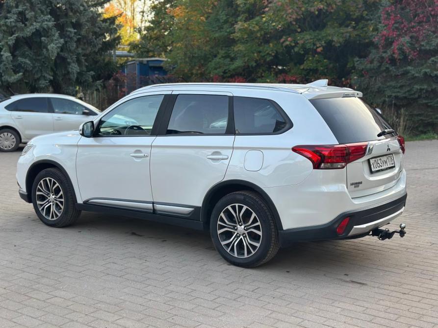 Mitsubishi Outlander III Рестайлинг 2 Великий Новгород  - изображение 5