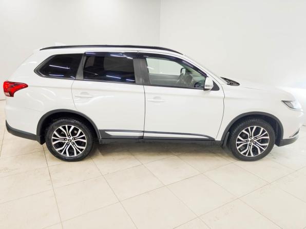 Mitsubishi Outlander III Рестайлинг 2 с пробегом 2017 года, цена 1 718 400 рублей, 150859 км, внедорожник, Автокод Объявления