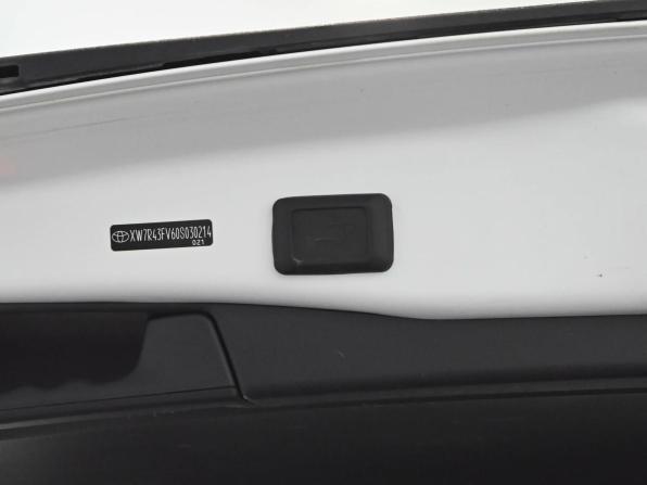 Toyota RAV4 V (XA50) с пробегом 2021 года, цена 3 690 000 рублей, 86582 км, внедорожник, Автокод Объявления