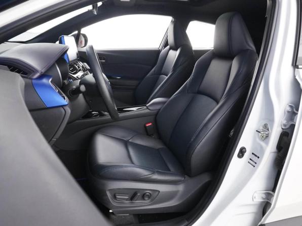 Toyota C-HR I Рестайлинг с пробегом 2021 года, цена 2 893 444 рубля, 18736 км, внедорожник, Автокод Объявления
