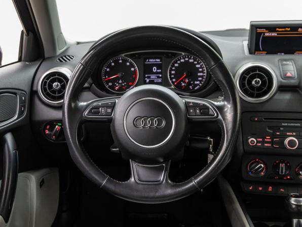 Audi A1 I (8X) с пробегом 2011 года, цена 998 000 рублей, 120104 км, хэтчбек, Автокод Объявления