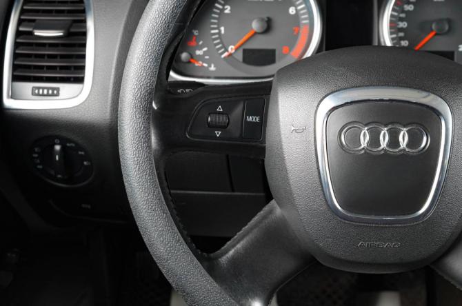 Audi Q7 I (4L) с пробегом 2007 года, цена 1 119 000 рублей, 223349 км, внедорожник, Автокод Объявления