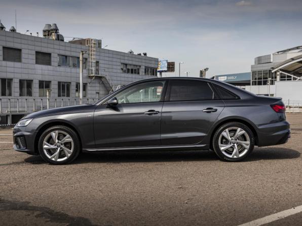 Audi A4 V (B9) Рестайлинг с пробегом 2020 года, цена 3 275 000 рублей, 75389 км, седан, Автокод Объявления