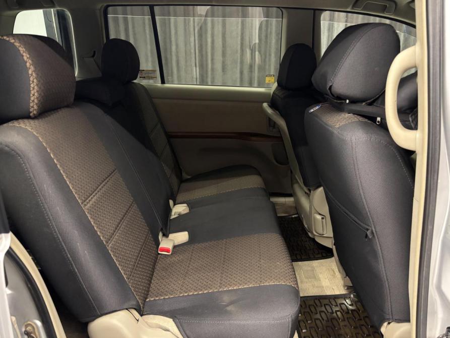 Toyota ISis I Рестайлинг Красноярск  - изображение 16