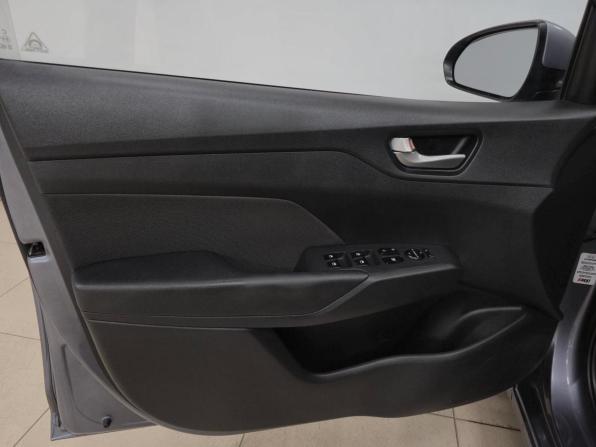 Hyundai Solaris II с пробегом 2017 года, цена 1 170 000 рублей, 188412 км, седан, Автокод Объявления