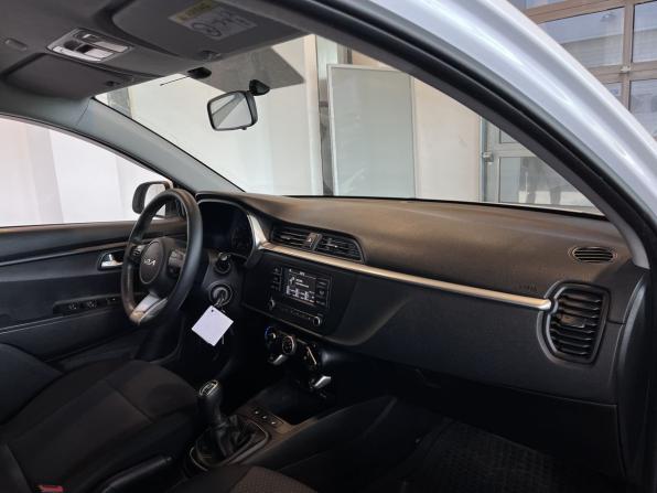 Kia Rio IV Рестайлинг с пробегом 2022 года, цена 1 669 000 рублей, 92507 км, седан, Автокод Объявления