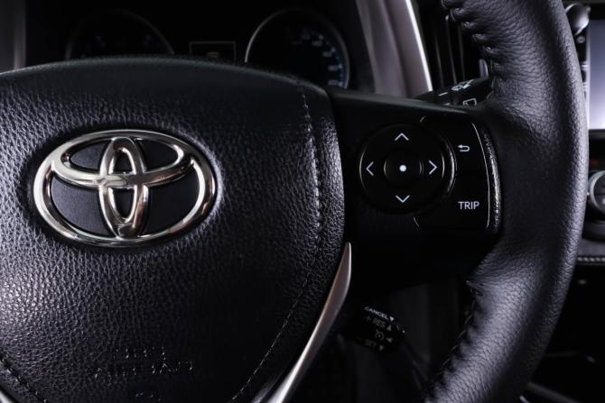 Toyota RAV4 IV (XA40) Рестайлинг с пробегом 2019 года, цена 2 959 000 рублей, 86000 км, внедорожник, Автокод Объявления