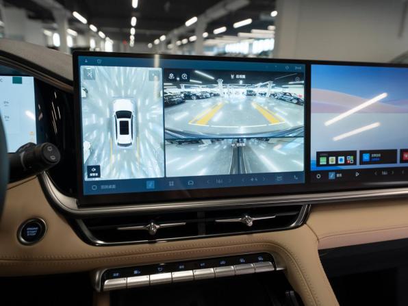 Geely Monjaro I Рестайлинг 2 с пробегом 2025 года, цена 4 200 000 рублей, 26 км, внедорожник, Автокод Объявления