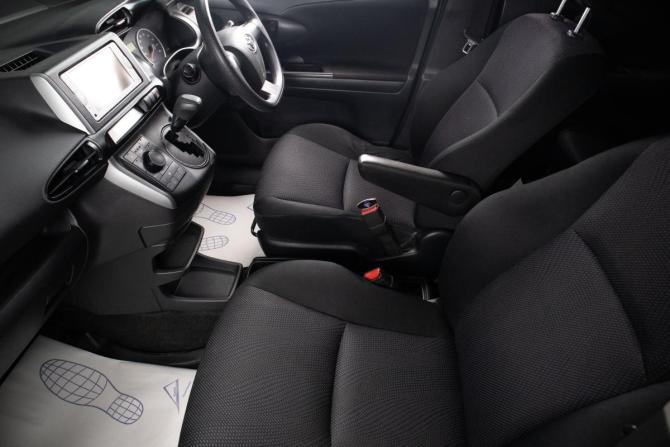 Toyota Wish II Рестайлинг с пробегом 2013 года, цена 1 529 000 рублей, 183042 км, минивэн, Автокод Объявления
