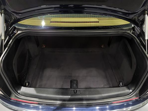 Audi A8 II (D3) Рестайлинг с пробегом 2005 года, цена 970 000 рублей, 360885 км, седан, Автокод Объявления