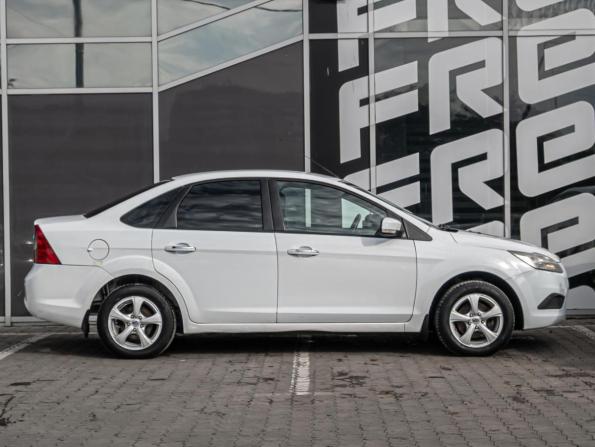 Ford Focus II Рестайлинг с пробегом 2010 года, цена 550 000 рублей, 250916 км, седан, Автокод Объявления