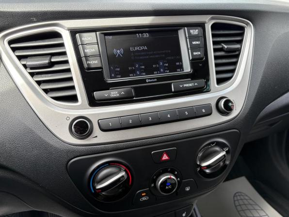 Hyundai Solaris II с пробегом 2019 года, цена 1 360 000 рублей, 131850 км, седан, Автокод Объявления