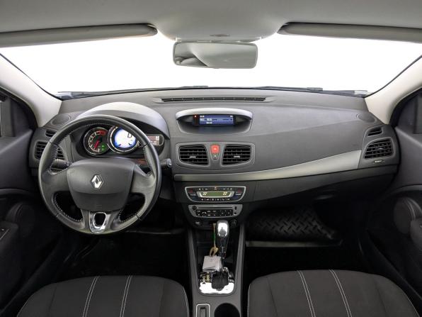 Renault Fluence I Рестайлинг с пробегом 2015 года, цена 1 200 000 рублей, 55743 км, седан, Автокод Объявления