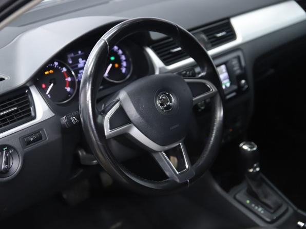 Skoda Rapid I с пробегом 2016 года, цена 950 000 рублей, 147582 км, лифтбек, Автокод Объявления