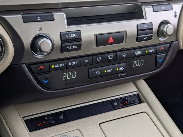 Lexus ES VI Рестайлинг с пробегом 2016 года, цена 2 900 000 рублей, 63533 км, седан, Автокод Объявления