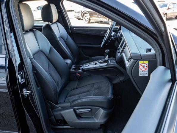 Porsche Macan I Рестайлинг с пробегом 2018 года, цена 3 729 000 рублей, 88256 км, внедорожник, Автокод Объявления