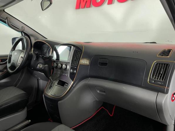 Hyundai H-1 II с пробегом 2010 года, цена 1 549 000 рублей, 312538 км, минивэн, Автокод Объявления