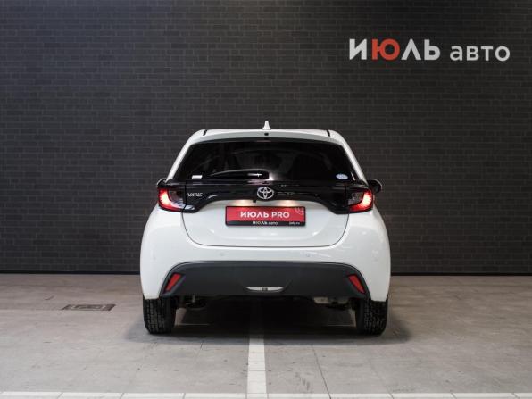 Toyota Yaris IV с пробегом 2020 года, цена 1 300 000 рублей, 93337 км, хэтчбек, Автокод Объявления