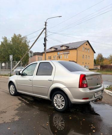 Renault Logan I Рестайлинг с пробегом 2012 года, цена 385 000 рублей, 230000 км, седан, Автокод Объявления