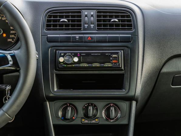 Volkswagen Polo V Рестайлинг с пробегом 2018 года, цена 798 000 рублей, 92294 км, седан, Автокод Объявления