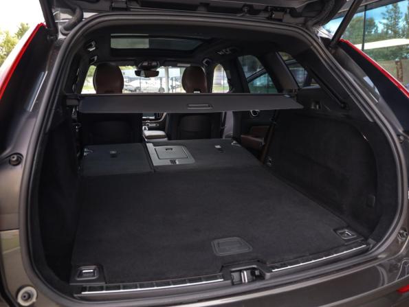 Volvo XC60 II Рестайлинг с пробегом 2021 года, цена 4 599 000 рублей, 55114 км, внедорожник, Автокод Объявления