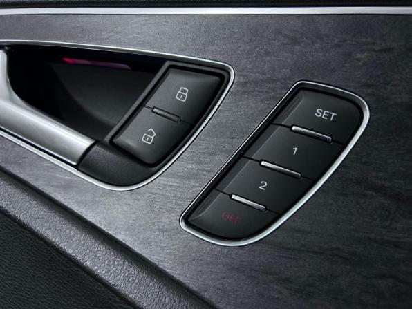 Audi A6 IV (C7) Рестайлинг с пробегом 2017 года, цена 1 765 000 рублей, 268533 км, седан, Автокод Объявления